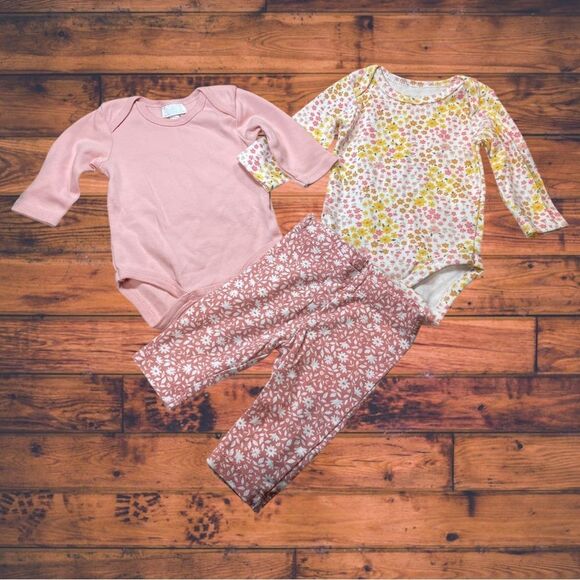 5 for $25🔥Matching Set of 3 Tops & Pants Baby Girl Size 0-3 Months - Picture 1 of 5